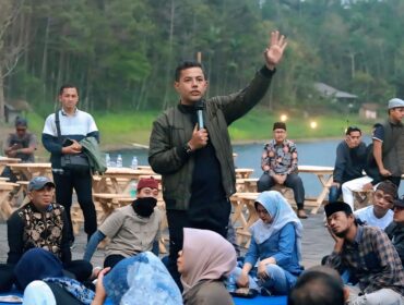 PERSIAPAN: Bupati Probolinggo, Muhammad Haris, saat meninjau persiapan The Seven Lakes Festival beberapa waktu lalu. (foto: IG Endless Probolinggo).
