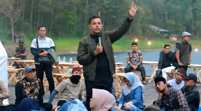 PERSIAPAN: Bupati Probolinggo, Muhammad Haris, saat meninjau persiapan The Seven Lakes Festival beberapa waktu lalu. (foto: IG Endless Probolinggo).
