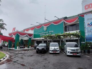 Kantor Wali Kota Probolinggo yang terletak di Jl. Panglima Sudirman. (foto: Hafiz Rozani).