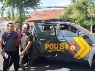 pelaku saat diamankan polisi 