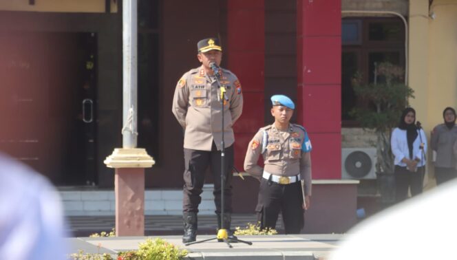 
					Kapolres Probolinggo, AKBP Wahyudin Latif saat memberikan arahan dalam apel kepada anggotanya. (Foto: Bag. Humas Polres Probolinggo)
