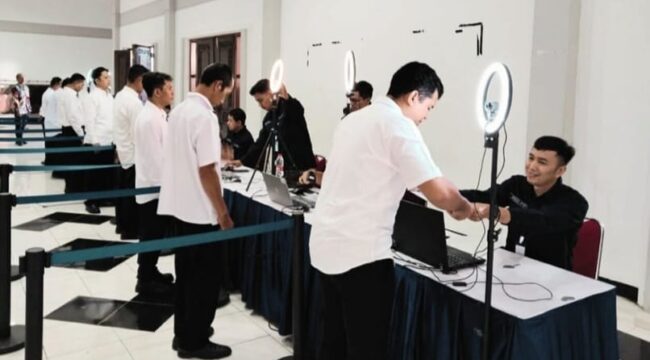 Pemerintah Kabupaten (Pemkab) Lumajang mencatat progres signifikan dalam proses penetapan Nomor Induk (NI) Pegawai Pemerintah dengan Perjanjian Kerja (PPPK) Paruh Waktu.