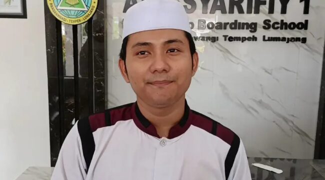 Pihak Pondok Pesantren (Ponpes) Asy-Syarifiy 01 di Desa Pandanwangi, Kecamatan Tempeh, Kabupaten Lumajang, menegaskan insiden tiga santri yang mengalami keracunan setelah meminum larutan Hydrochloric Acid (HCL) bukan disebabkan oleh kelalaian pihak pondok.

