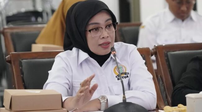 Desa Petahunan, Kecamatan Sumbersuko terpilih sebagai satu desa sebagai salah Desa/Kelurahan Bersinar (Bersih Narkoba) dalam ajang Jawa Timur Awards 2025. DPRD Kabupaten Lumajang memberikan apresiasi tinggi. (Foto: Asmadi)
