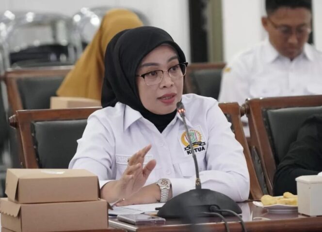 
					Desa Petahunan, Kecamatan Sumbersuko terpilih sebagai satu desa sebagai salah Desa/Kelurahan Bersinar (Bersih Narkoba) dalam ajang Jawa Timur Awards 2025. DPRD Kabupaten Lumajang memberikan apresiasi tinggi. (Foto: Asmadi)

