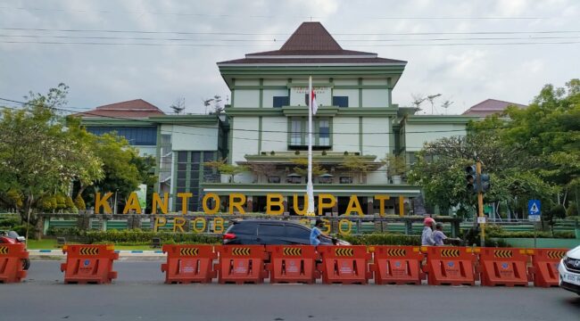 Kantor Bupati Probolinggo di Jl. Panglima Sudirman, No. 134 Kota Kraksaan. (foto: Dokumen). 
