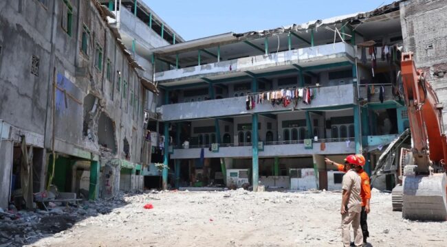 TAK TERSISA: Area reruntuhan musala ambruk Ponpes Al-Khoziny Sidoarjo bersih setelah dilakukan pembersihan oleh BNPB dan petugas gabungan. (foto: Bidang Dokumentasi BNPB).