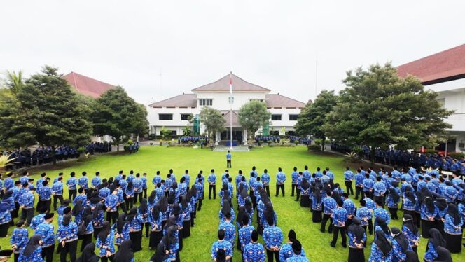 
					Hingga 6 Oktober 2025 pukul 19.30 WIB, progres penetapan Nomor Induk (NI) PPPK di Kabupaten Lumajang telah mencapai 75 persen.