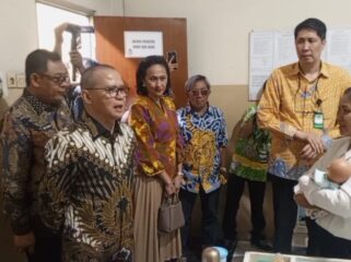 Menteri Perlindungan Pekerja Migran Indonesia, Mukhtarudin melepas  Calon Pekerja Migran Indonesia di Lembaga Pelatihan PT Prima Duta Sejati (PDS), Kecamatan Gempol, Kabupaten Pasuruan.  (Foto: Moh. Rois)