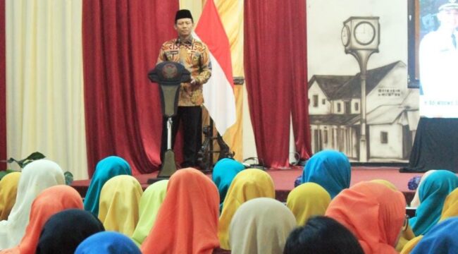 Wakil Wali Kota Pasuruan, M. Nawawi, memberikan sambutan dalam kegiatan Penguatan Komitmen Program Prioritas Bidang Kesehatan Tahun 2025 di Gedung Gradhika Bhakti Praja.
