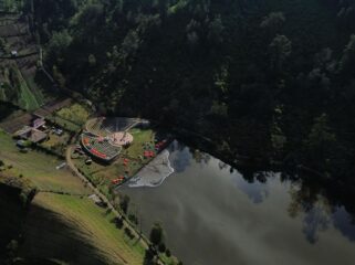 Danau Ranu Pani yang terletak di Desa Ranu Pani, Kecamatan Senduro, Kabupaten Lumajang kini hanya memiliki luas badan air sekitar 3,4 hektar.
