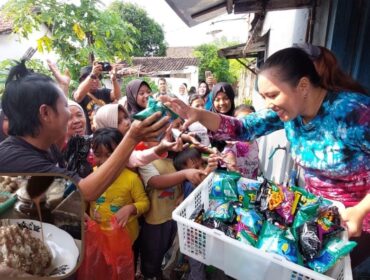 KHAS: Tradisi Bi-bi-bi dan Ketan Kratok (insert) direkomendasikan sebagai Warisan Budaya Takbenda asal Kota Probolinggo. (foto: Hafiz Rozani).
